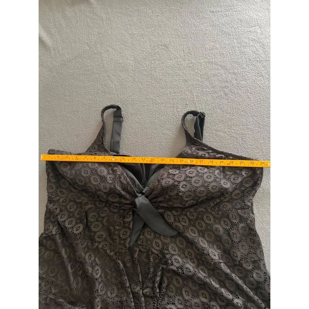 Avenue Black Lace Plus Size Swim Top 28W Tankini Wide Straps‎ Molded Cups